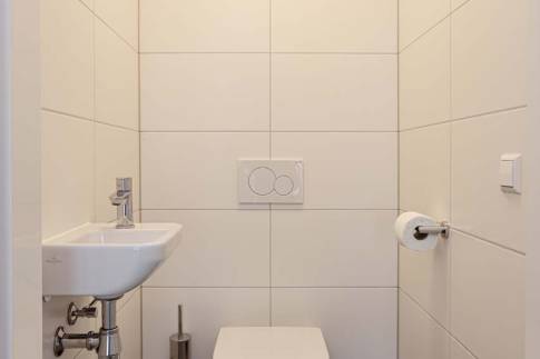 The Toilet of Type Strandlodge 4 in Vakantiepark Boomhiemke