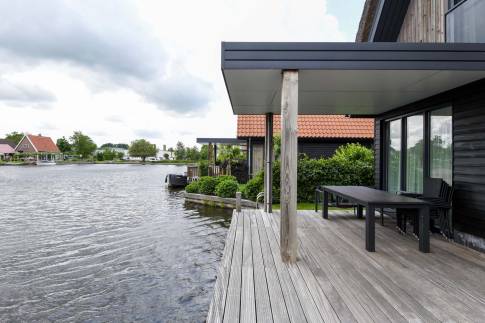 The Terras of Type Watervilla 6A - nr. 36 in Waterstaete Ossenzijl