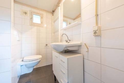 The Badkamer of Type Buitenverblijf Comfort 6 - nr. 295 in Resort Arcen