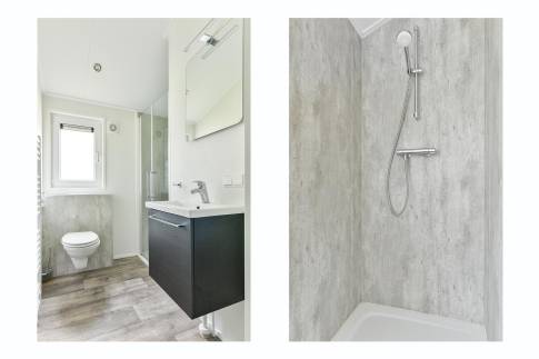 The Badkamer of Type Chalet - nr. 226 in Vakantiepark Aan De Maas