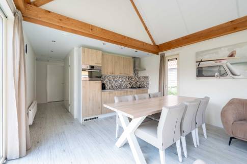 The Keuken of nr. 403 - type Waddenlodge 8 in Vakantiepark Boomhiemke