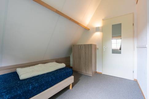 The Slaapkamer 3 of nr. 003 - type 8C Boerenhoeve in Landal Landgoed De Hellendoornse Berg
