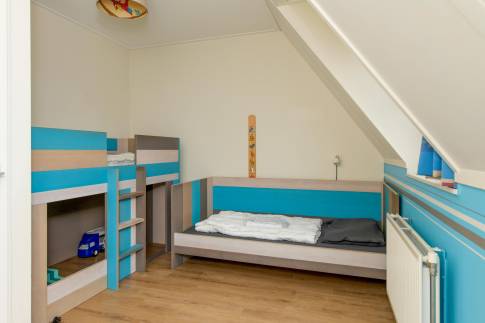 The Slaapkamer 3 of Type 8CK1 - nr. 114 in Landal Esonstad