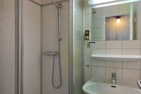 The Badkamer of nr. 103 - type Eifel Comfort 6 in Eifelpark Kronenburger See