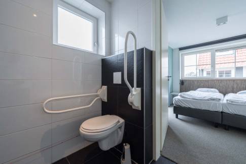 The Badkamer 1 of Type 10L1 - nr. 336 in Landal Beach Resort Ooghduyne