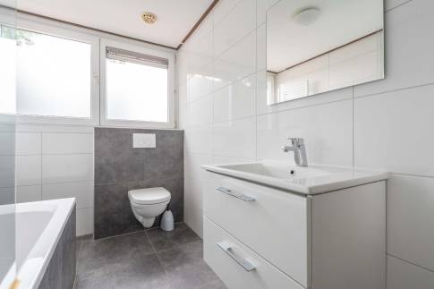 The Badkamer 2 of Type Luxe Villa 4B - nr. 183 in Resort Arcen