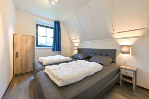 The Slaapkamer 2 of nr. 216 -  type VO7A Comfort in Landal Marinapark Volendam