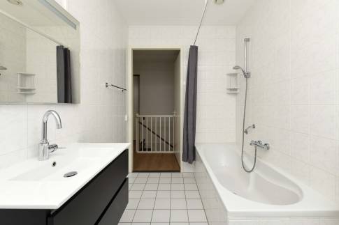 The Badkamer of Type 4B2 - nr. 230 in Landal Esonstad