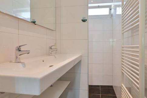 The Badkamer of Type Sequoia 6P - nr. 07 in Vakantiepark Westerbergen
