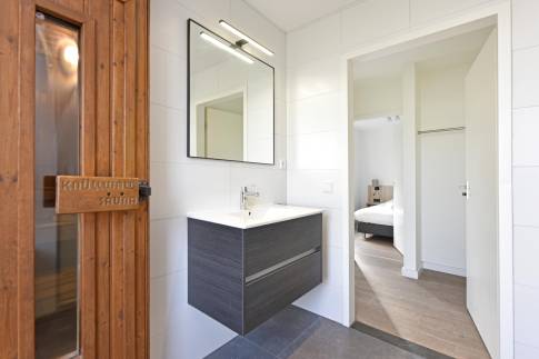 The Badkamer of Ostrea nr. 156 - type NS Comfort in Landal Beach Resort en Water Village