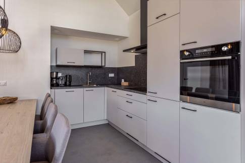 The Keuken of Type Strandlodge 8 - nr. 36 in Vakantiepark Boomhiemke