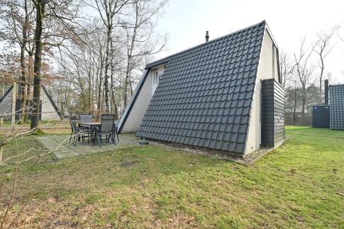 The Tuin of Type Veluwe Villa 4B - nr. 73 Pijplook in Landal Bungalowpark Hoenderloo