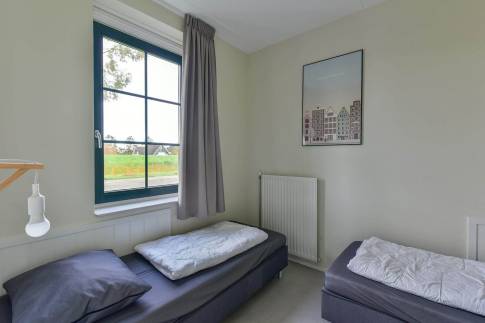 The Slaapkamer 1 of Type VO6 Comfort - nr. 251 in Landal Marinapark Volendam