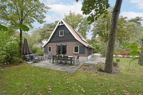 The Buiten of nr. 38 Ponybos - type Het Geheim van Otterlo 8P in EuroParcs De Zanding