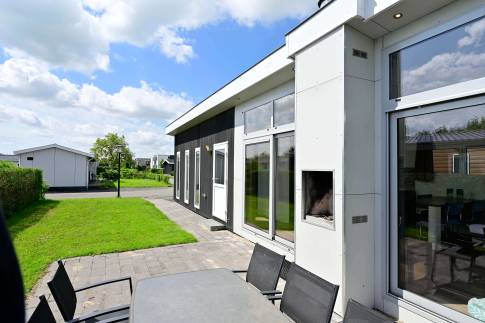 The Terras of Type Pavilion Solo - nr. 443 in Resort De Rijp