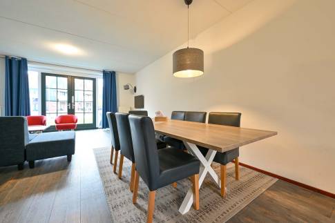 The Eetkamer of nr. 216 -  type VO7A Comfort in Landal Marinapark Volendam