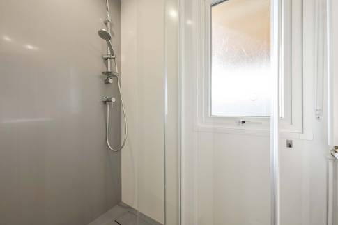 The Badkamer 2 of Bergalow 3 De Luxe - nr. 47 in Vakantiepark De Luttenberg