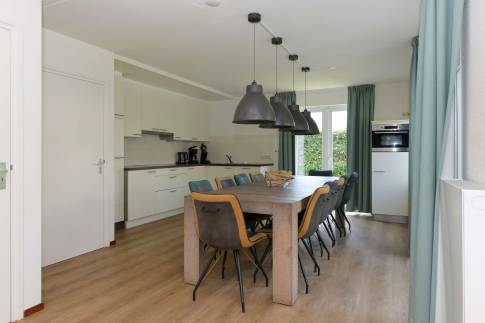 The Eetkamer of Type Comfort Villa 12 - nr. 185-186 in Resort Arcen