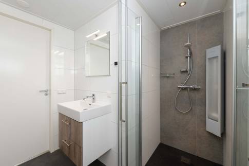 The Badkamer of Type Alcon 4-5L - nr. 439 in Landal De Vlinderhoeve