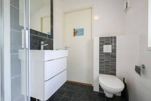 The Badkamer of Type Velthorst 6 - nr. 417 in Vakantiepark De Beemster