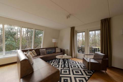 The Woonkamer of Type Bosvilla Comfort 6-7 - nr. 21 Spirea in Landal Bungalowpark Hoenderloo