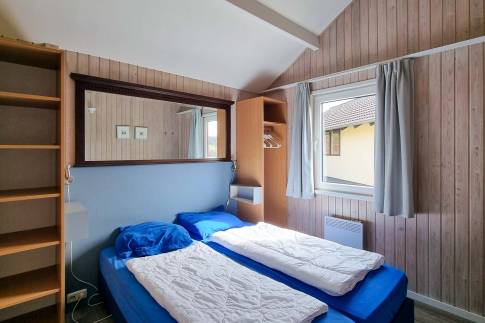 The Slaapkamer 2 of Type Kronenburg Comfort met Sauna 4 - nr. 57 in Eifelpark Kronenburger See