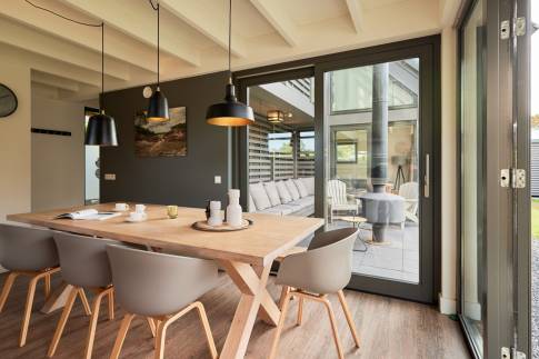 The Eetkamer of Type 8-persoons Wellness Tub & Sauna - nr. 13 in Vakantiepark Duynvoet