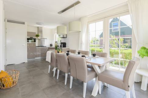 The Eetkamer of Type Speeltoren - nr. 315 in Resort Poort van Amsterdam