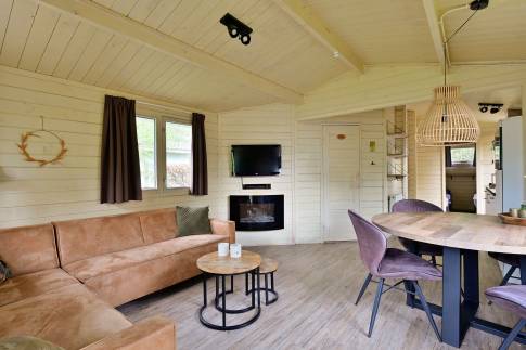The Woonkamer of Type Buitenverblijf Wellness 4 - nr. 314 in Resort Arcen