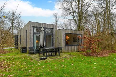 The Buiten of Type Lodge 6 - nr. 22 in Roompot Vakantiepark Schaijk