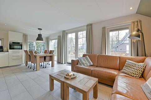 The Woonkamer of Type Wellness Lodge XL 4 - nr. 24 in Hof van Salland
