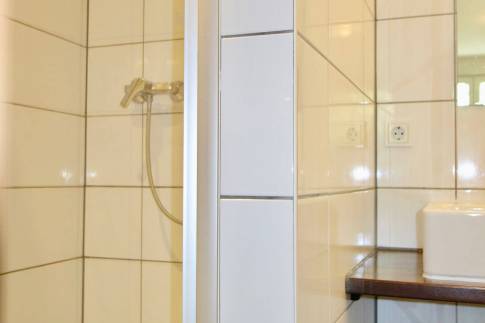 The Badkamer 1 of Type Astoria 8 - nr. 151 in Eifelpark Kronenburger See