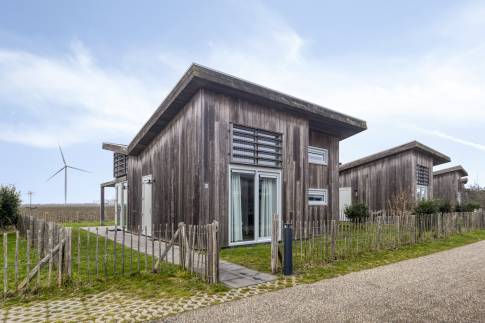 The Buiten of nr. 65 - type Bungalow 6A in Landal Beach Resort en Water Village