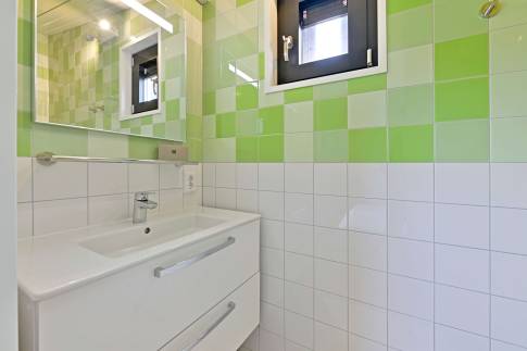 The Badkamer 2 of Type Farmland Family 6 - nr. 35 in Landal Callantsoog