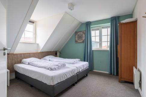 The Slaapkamer 3 of Type 16L - nr. 335 in Landal Beach Resort Ooghduyne