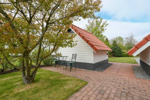 The Tuin of Type Bungalow - nr. 283 in Landal Natuurdorp Suyderoogh