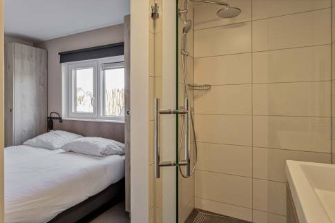 The Badkamer 1 of Type Strandlodge 8 - nr. 14 in Vakantiepark Boomhiemke