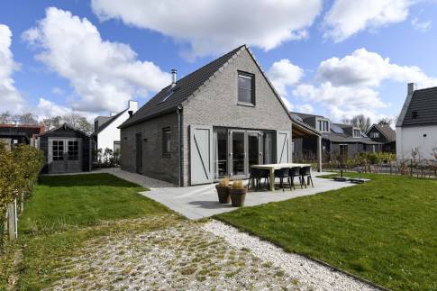 The Buiten of Type Bungalow - nr. 60 in Recreatiepark De Wielen