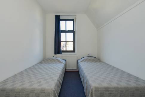 The Slaapkamer 2 of Type 6D2 - nr. 113 in Landal Esonstad