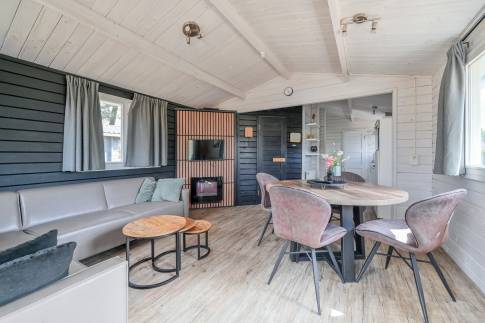 The Woonkamer of nr. 305 - type Buitenverblijf Wellness 4 in Resort Arcen