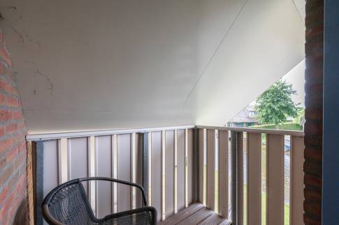 The Terras of nr. 021 - type Breeuw 4 in Waterpark Belterwiede