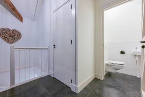 The Toilet of nr. V1 - type Boerderij Villa in Bospark Vlindervallei