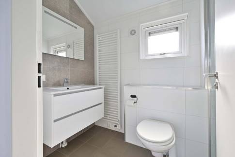 The Badkamer 1 of Type Koekoek -  nr. 69 in Vakantiepark Giethoorn