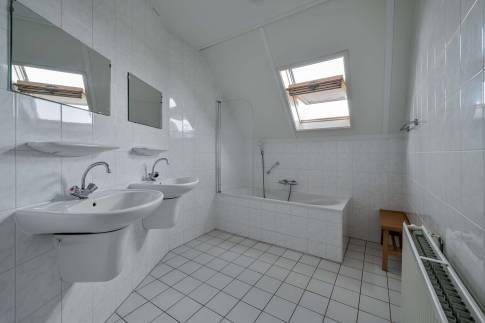 The Badkamer 2 of Type 10F1 - nr. 408 in Landal Esonstad