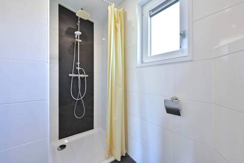 The Badkamer of Type Pavilion Solo - nr. 443 in Resort De Rijp