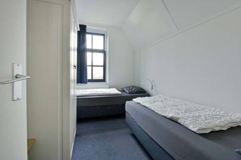 The Slaapkamer 2 of Type 6D2 - nr. 213 in Landal Esonstad