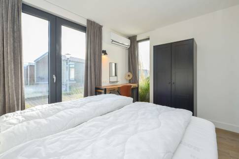 The Slaapkamer 2 of Type De Zeebries - nr. 8 in Vakantiepark De Zeeuwse Parel