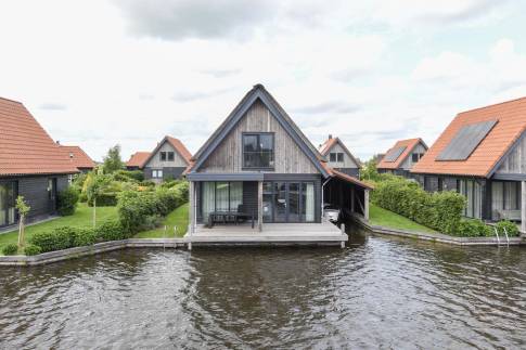 The Buiten of Type Watervilla 6A - nr. 36 in Waterstaete Ossenzijl