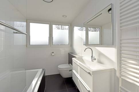 The Badkamer 2 of Type Luxe Villa 4B - nr. 93 in Resort Arcen