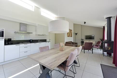 The Eetkamer of nr. 273 -  type Luxe Villa 4 in Resort Arcen